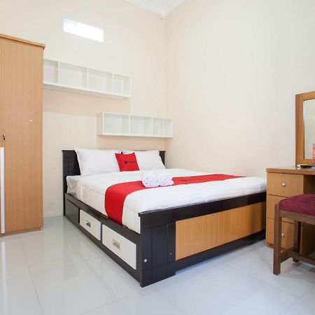 Reddoorz Syariah Near Untag Banyuwangi Hotel Бануванги Екстериор снимка