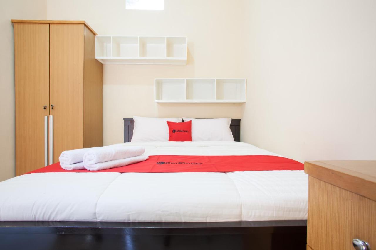 Reddoorz Syariah Near Untag Banyuwangi Hotel Бануванги Екстериор снимка