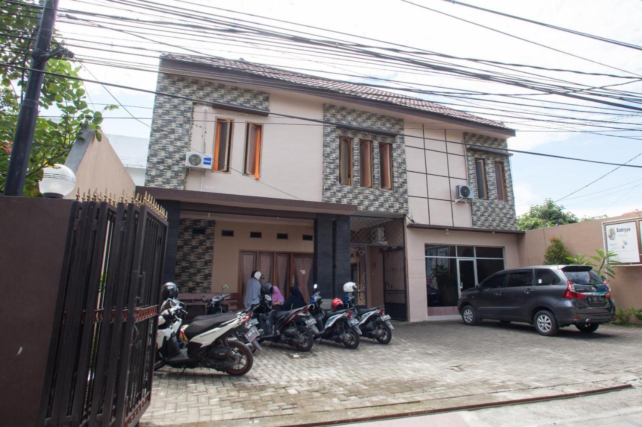Reddoorz Syariah Near Untag Banyuwangi Hotel Бануванги Екстериор снимка